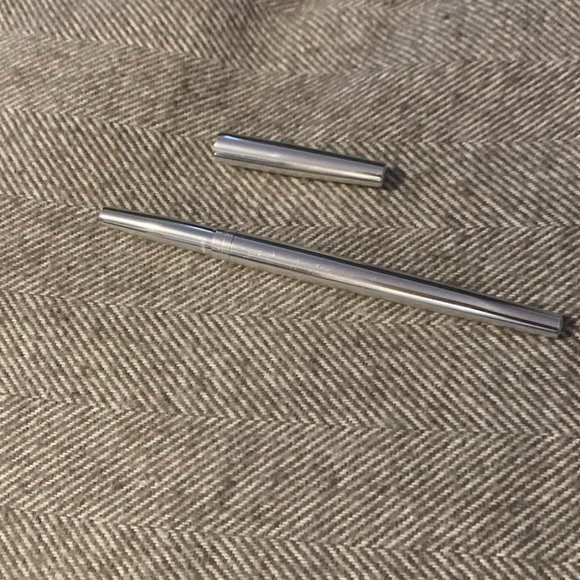 New Clinique Lip Brush - Picture 2 of 3